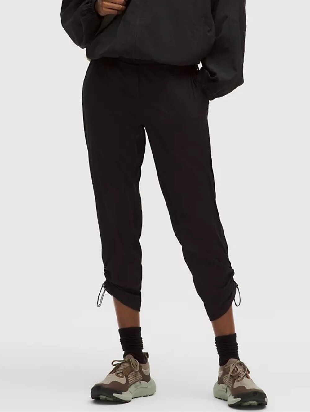 Women’s Black Drawstring Mid-Rise Jogger Pants